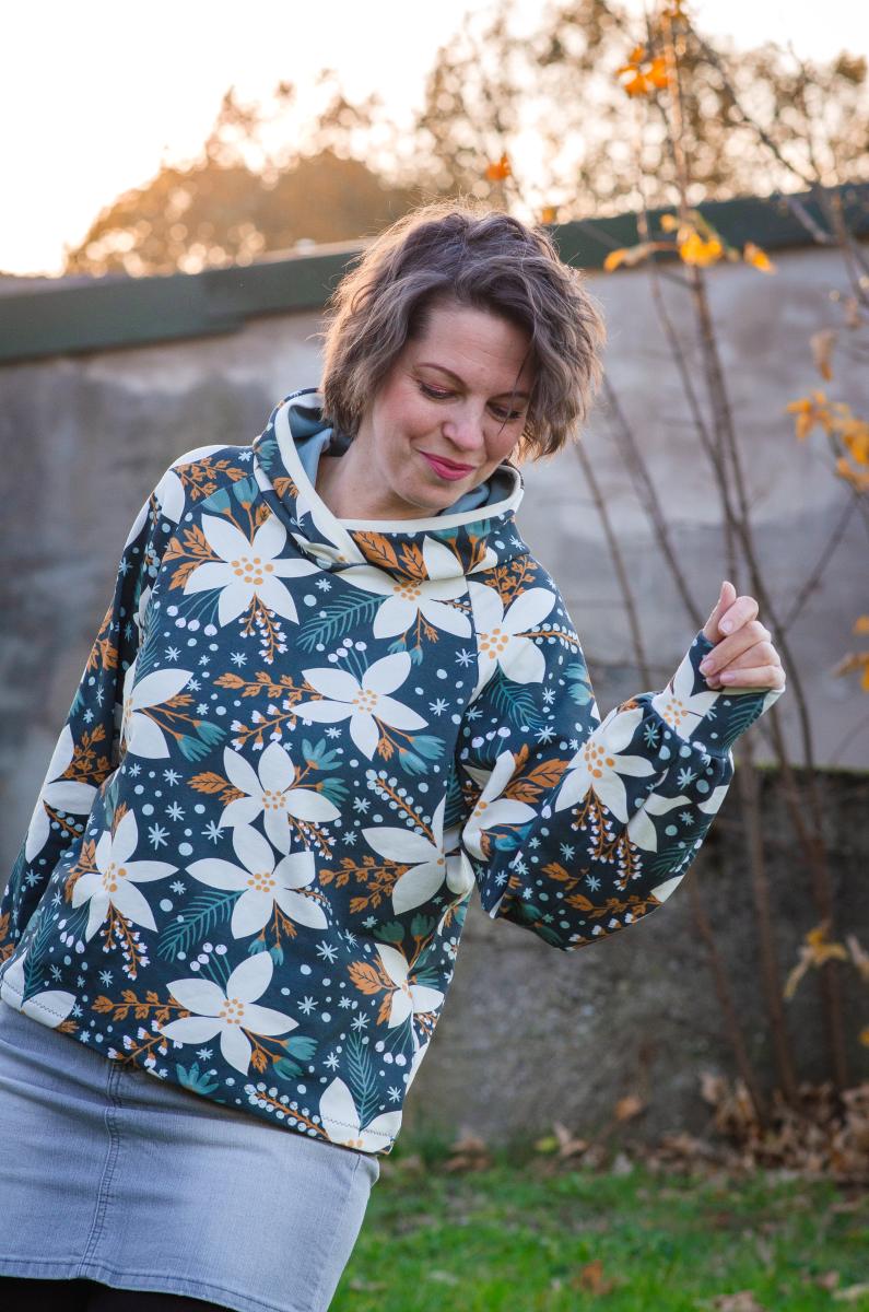 French Terry "Winterblossom" Eigenproduktion French Terry "Winterblossom" Eigenproduktion