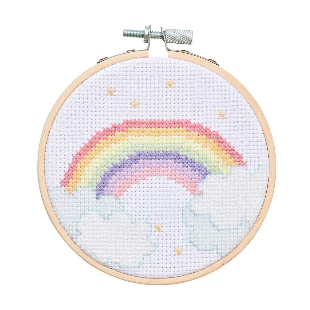 Rico Design Stickpackung Mini Kit Regenbogen Bild Ø10 cm Rico Design Stickpackung Mini Kit Regenbogen Bild Ø10 cm