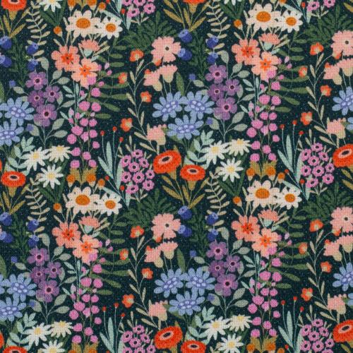 Detailaufnahme des Wildblumen-Canvasstoffs von Claire's Creative Forest