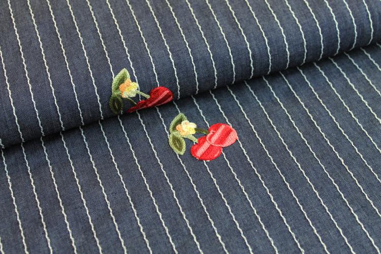 Bestickter Chambrai "Cherry"