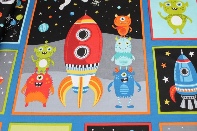 Patchwork „Outta Space“ Panel mit Monstern