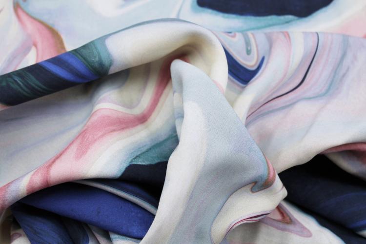 Viskose „Marble" Viskose Stoff mit abstraktem Muster