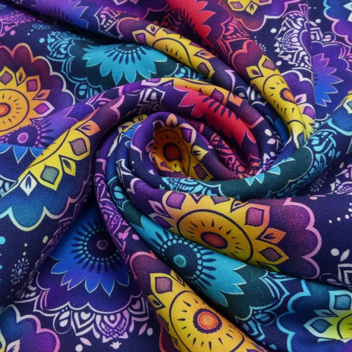 Lila Baumwoll-Canvas mit großen farbenfrohen Mandalas