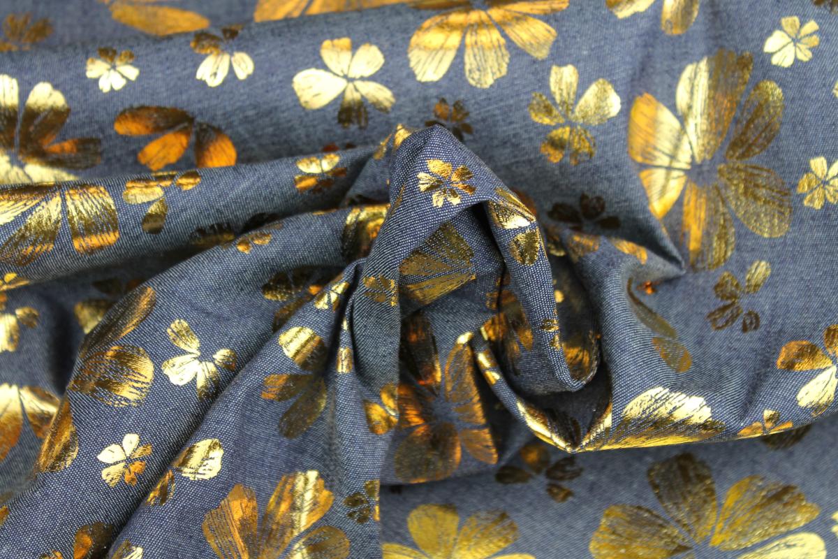 Chambrai mit goldenen Blumen